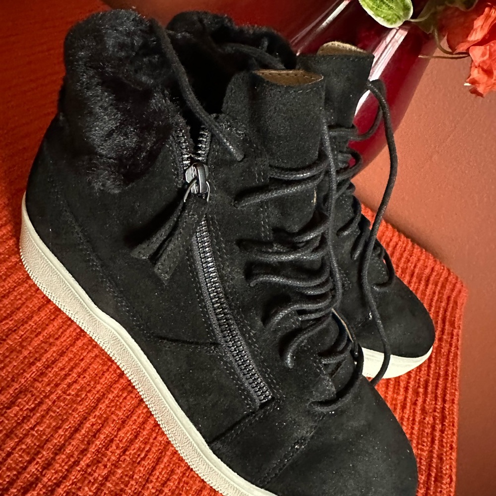 Banana Republic Black High-Top Sneakers - Picture 1 of 10